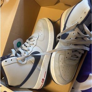 Women’s Nike Air Force HI Qs